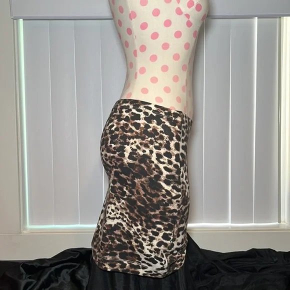 H&M Mini Skirt Leopard Print Size Small - Picture 3 of 7